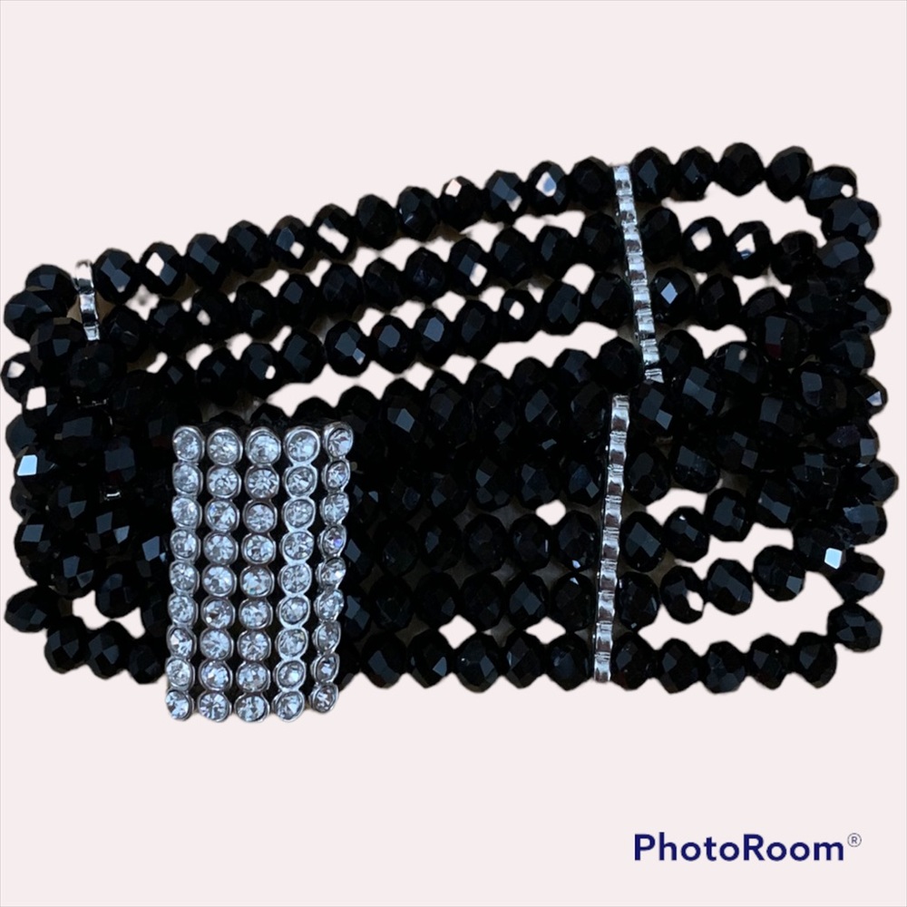 Beeded bracelet in black